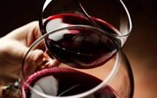 Estudo sugere que vinho caro é desperdício